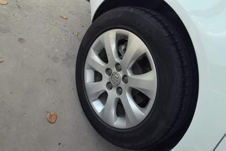 Used Buick Regal 2014 2.0L Leading Fashion Edition Right Rear Wheel Hub