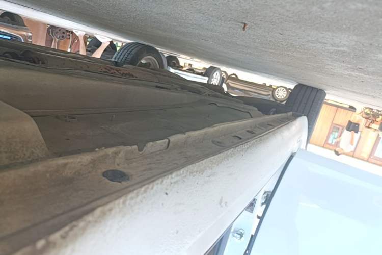 Used Buick Regal 2014 2.0L Leading Fashion Edition Right Side Sill