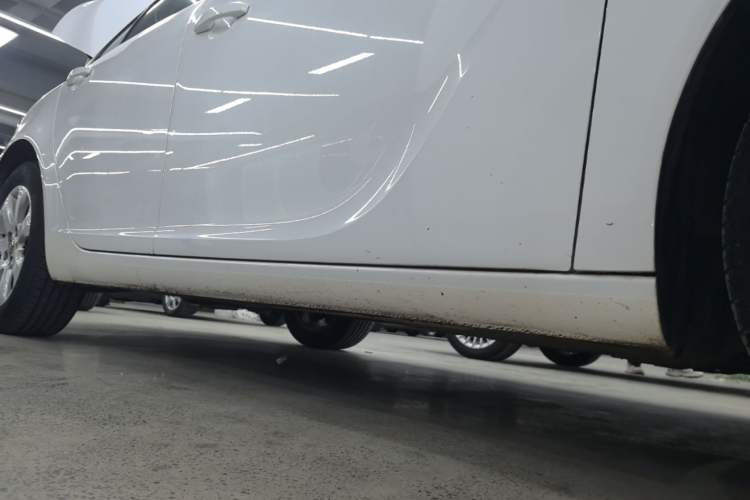 Used Buick Regal 2014 2.0L Leading Fashion Edition Right Side Sill