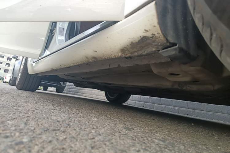 Used Buick Regal 2014 GS 2.0T Passionate Sport Edition Right Side Sill