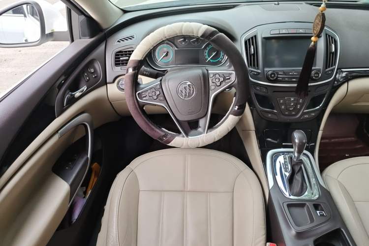 Used Buick Regal 2014 2.0L Elite Fashion Edition Steering Wheel