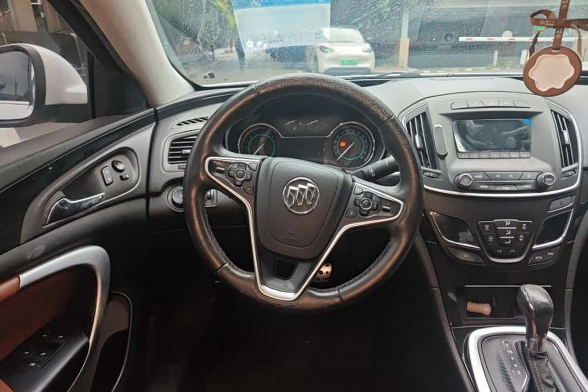 Used Buick Regal 2014 GS 2.0T Grand Sport Edition Steering Wheel