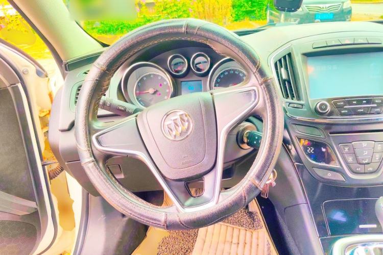 Used Buick Regal 2014 1.6T Fashionable Tech Edition Steering Wheel