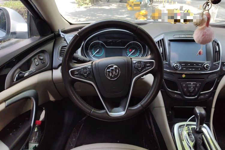 Used Buick Regal 2014 2.0L Elite Fashion Edition Steering Wheel