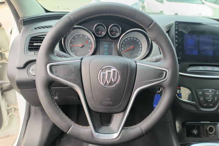 Used Buick Regal 2014 1.6T Fashionable Tech Edition Steering Wheel