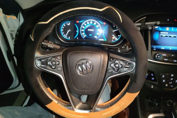 Used Buick Regal 2014 2.4L SIDI Luxury Fashion Edition Steering Wheel
