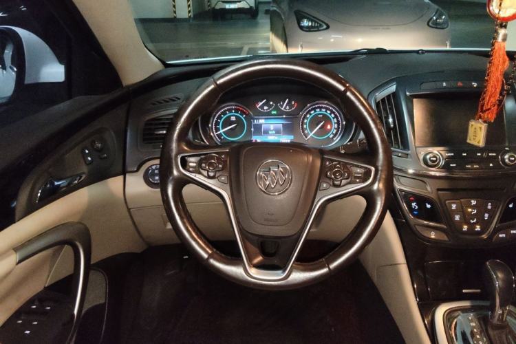 Used Buick Regal 2014 2.0L Elite Fashion Edition Steering Wheel