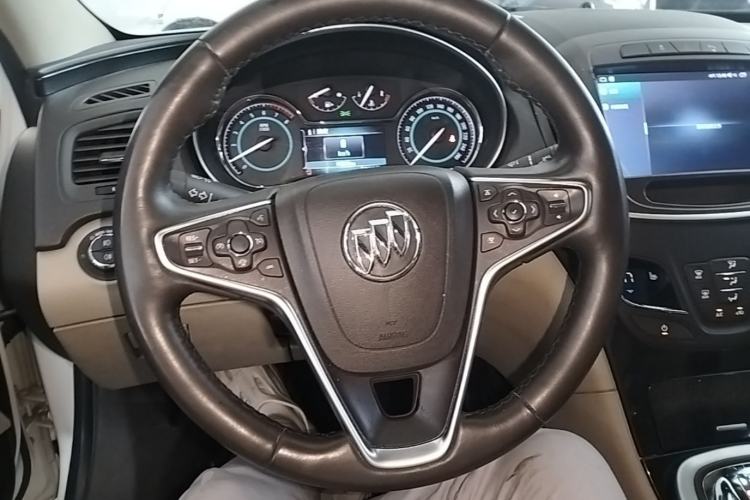 Used Buick Regal 2014 2.4L SIDI Elite Fashion Edition Steering Wheel