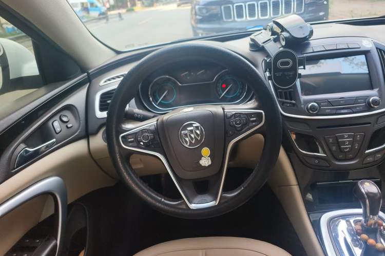 Used Buick Regal 2014 2.0L Elite Fashion Edition Steering Wheel