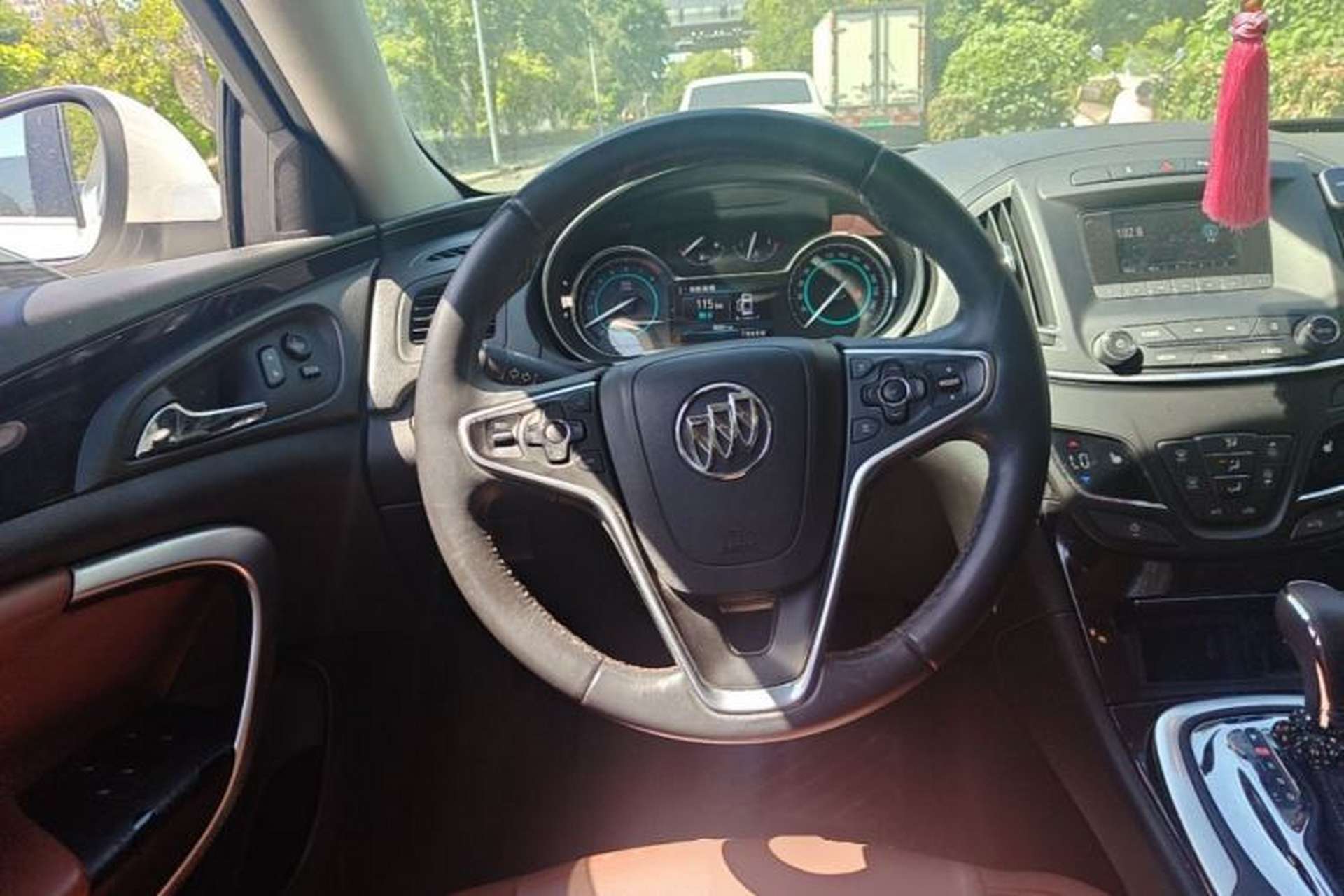 Used Buick Regal 2014 GS 2.0T Grand Sport Edition Steering Wheel