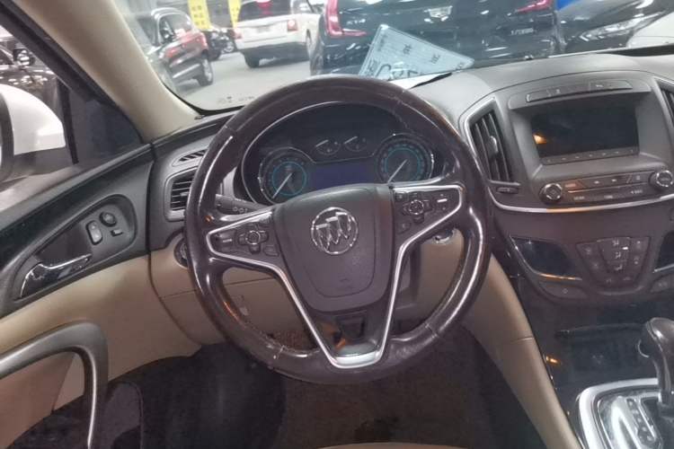 Used Buick Regal 2014 2.0L Elite Fashion Edition Steering Wheel