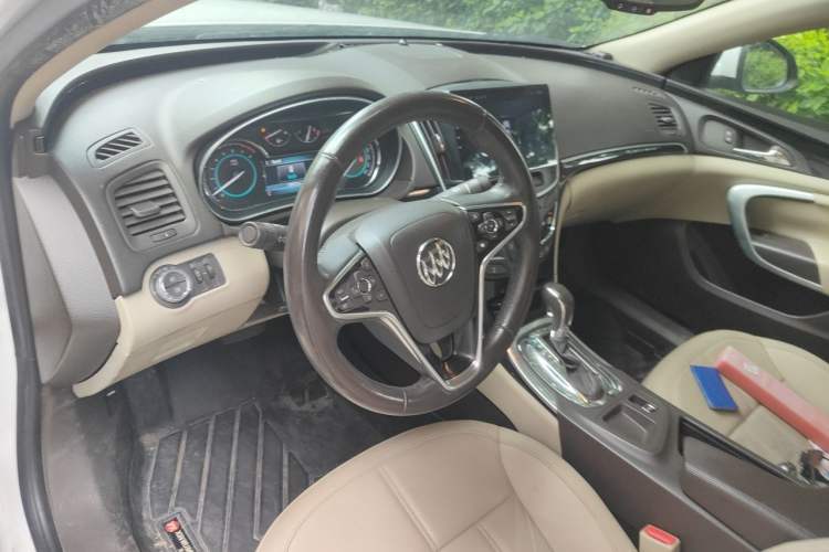Used Buick Regal 2014 2.0L Elite Fashion Edition Steering Wheel