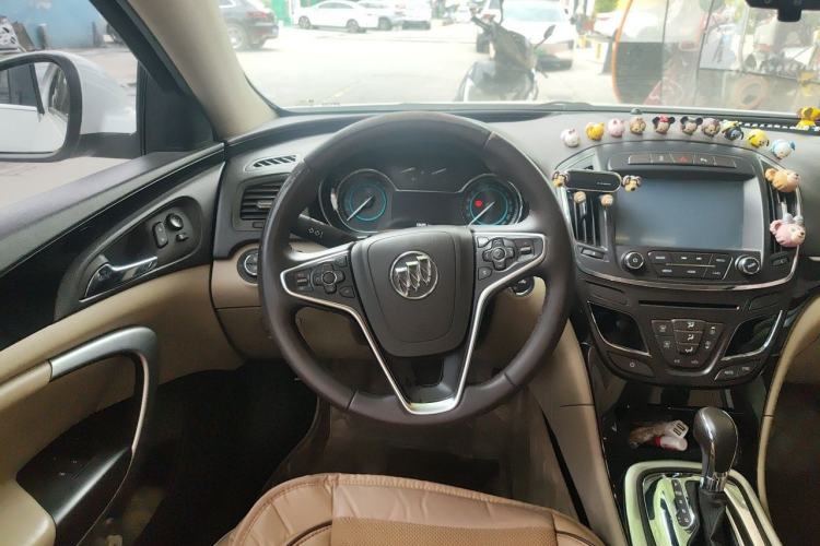 Used Buick Regal 2014 2.0L Elite Fashion Edition Steering Wheel