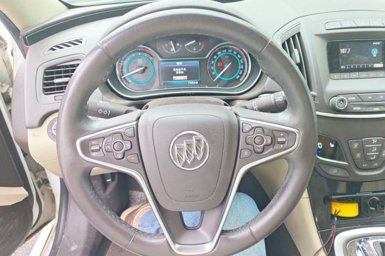 Used Buick Regal 2014 2.0L Elite Fashion Edition Steering Wheel