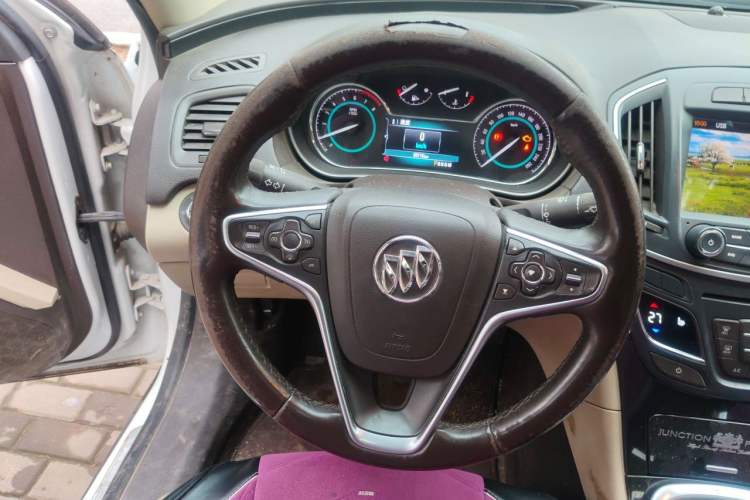 Used Buick Regal 2014 2.0L Elite Fashion Edition Steering Wheel