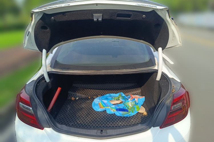 Used Buick Regal 2014 1.6T Fashionable Tech Edition Trunk