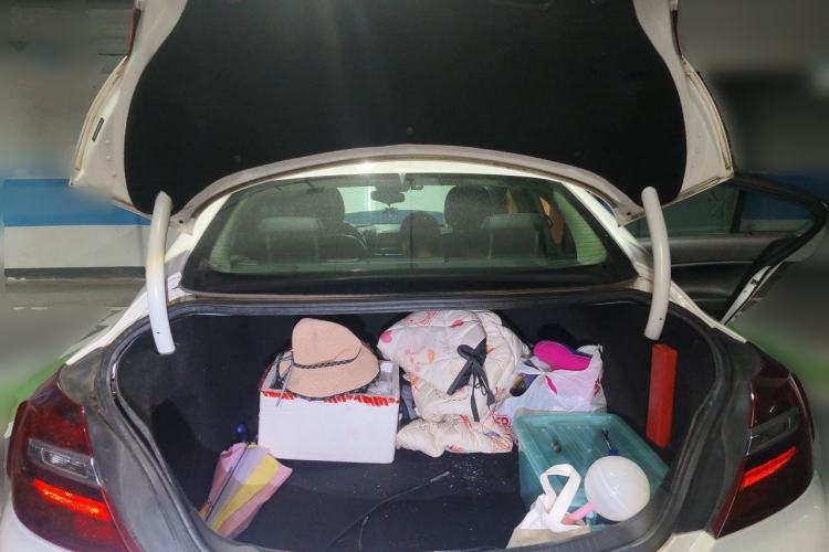 Used Buick Regal 2014 1.6T Fashionable Tech Edition Trunk
