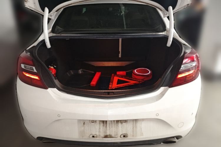 Used Buick Regal 2014 2.0L Leading Fashion Edition Trunk
