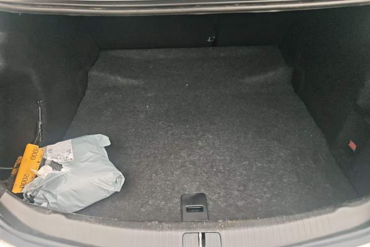 Used Buick Regal 2014 1.6T Fashionable Tech Edition Trunk