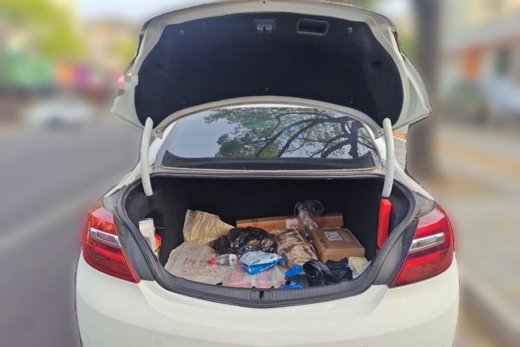 Used Buick Regal 2014 1.6T Fashionable Tech Edition Trunk