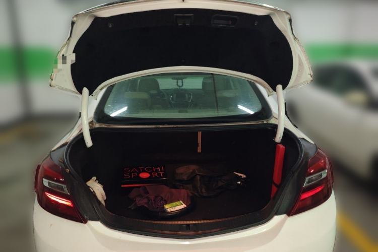 Used Buick Regal 2014 2.0L Elite Fashion Edition Trunk