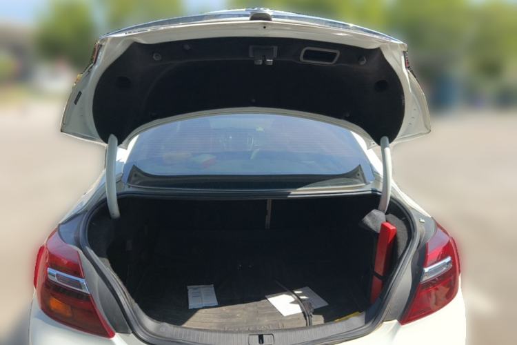Used Buick Regal 2014 2.0L Leading Fashion Edition Trunk