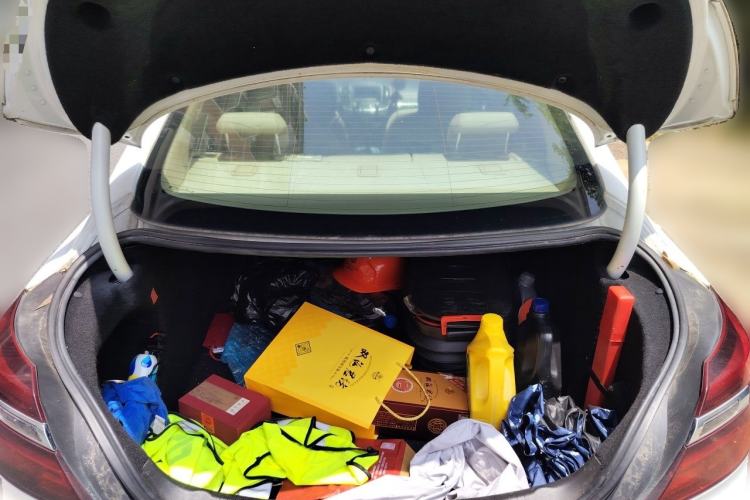 Used Buick Regal 2014 2.0L Leading Fashion Edition Trunk