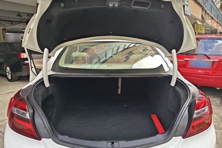 Used Buick Regal 2014 2.0L Leading Fashion Edition Trunk