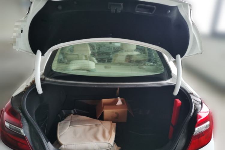 Used Buick Regal 2014 2.0L Leading Fashion Edition Trunk