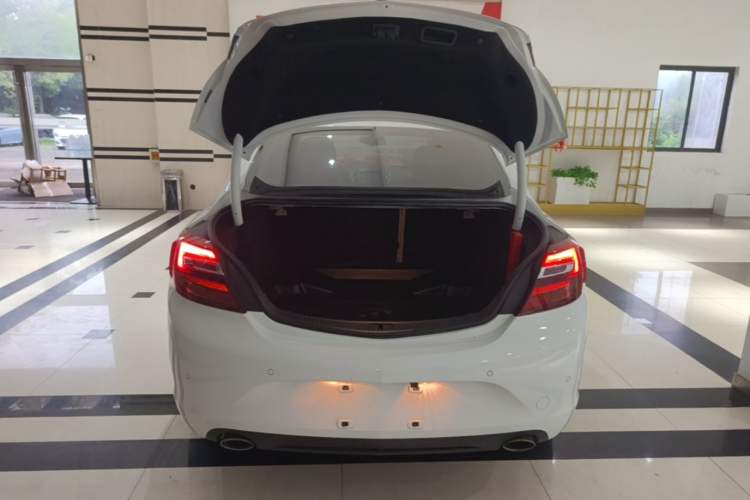 Used Buick Regal 2014 2.0L Leading Fashion Edition Trunk