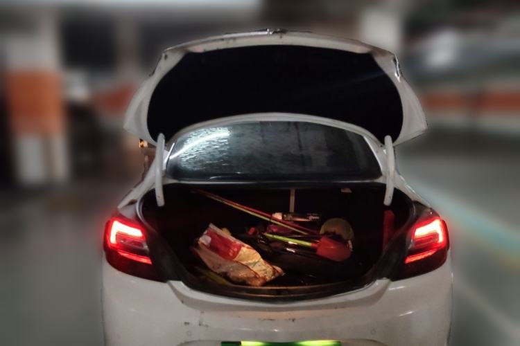 Used Buick Regal 2014 2.0L Elite Fashion Edition Trunk