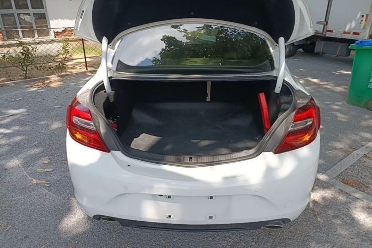 Used Buick Regal 2014 2.0L Leading Fashion Edition Trunk