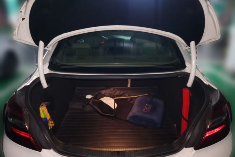 Used Buick Regal 2014 2.0L Elite Fashion Edition Trunk