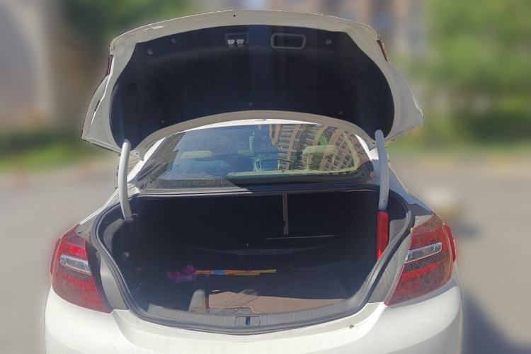 Used Buick Regal 2014 2.0L Elite Fashion Edition Trunk
