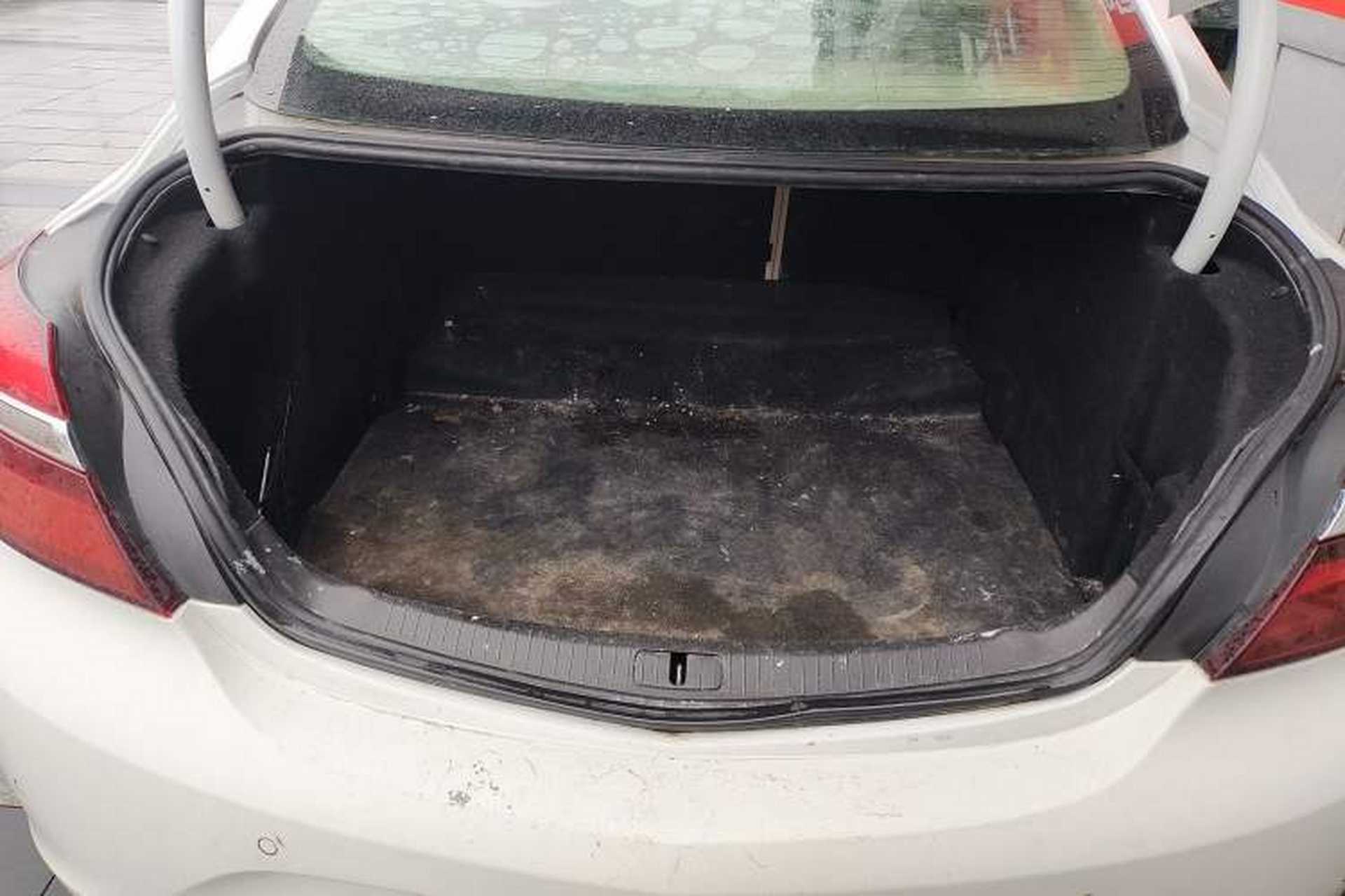 Used Buick Regal 2014 2.0L Leading Fashion Edition Trunk