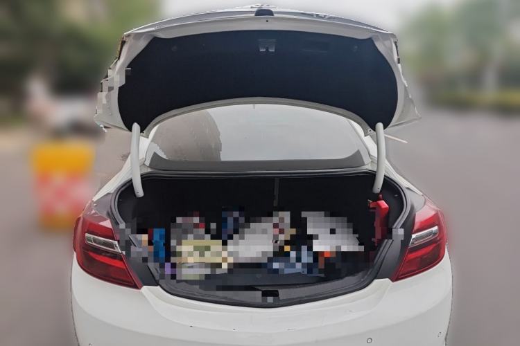 Used Buick Regal 2014 2.4L SIDI Elite Fashion Edition Trunk