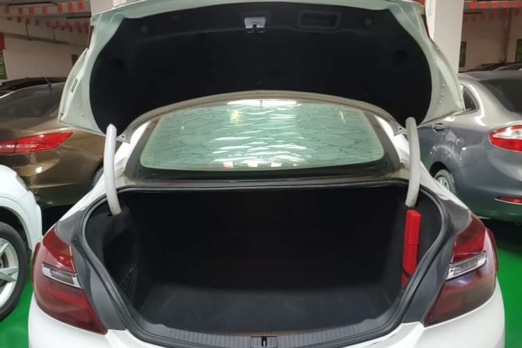 Used Buick Regal 2014 1.6T Fashionable Tech Edition Trunk
