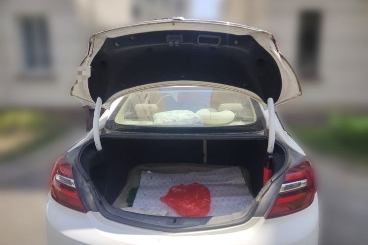 Used Buick Regal 2014 2.0L Leading Fashion Edition Trunk