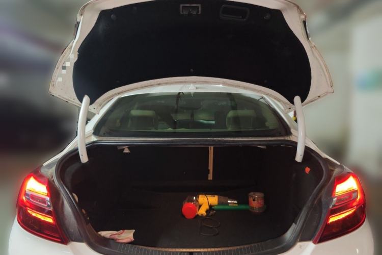 Used Buick Regal 2014 2.0L Elite Fashion Edition Trunk