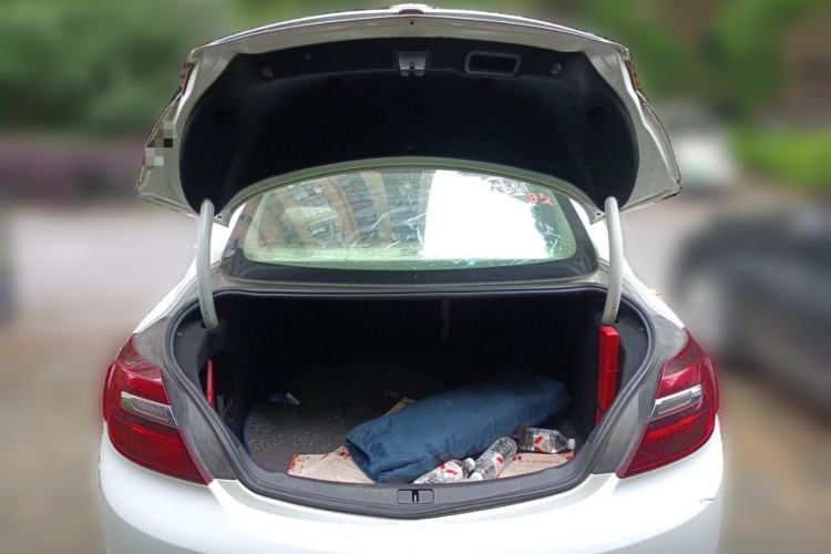 Used Buick Regal 2014 2.0L Leading Fashion Edition Trunk