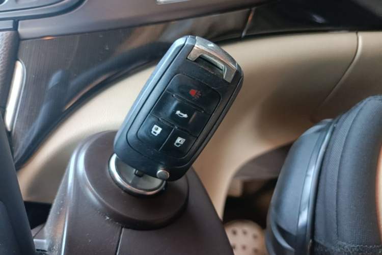 Used Buick Regal 2014 2.0L Leading Fashion Edition Vehicle Key