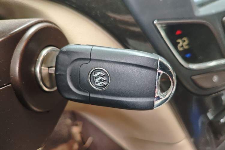 Used Buick Regal 2014 2.0L Leading Fashion Edition Vehicle Key