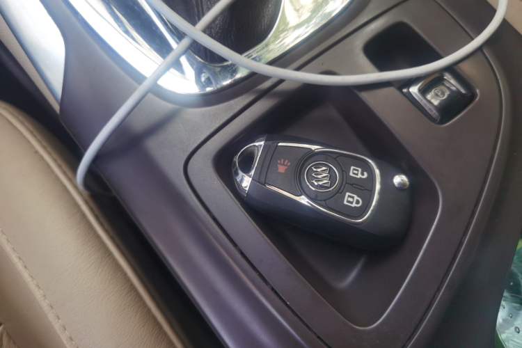 Used Buick Regal 2014 2.0L Elite Fashion Edition Vehicle Key