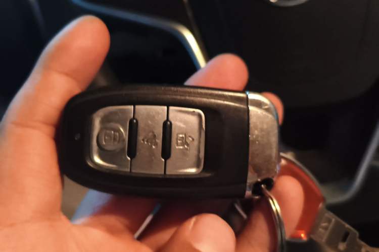 Used Buick Regal 2014 2.0L Leading Fashion Edition Vehicle Key