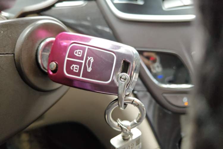 Used Buick Regal 2014 2.0L Leading Fashion Edition Vehicle Key
