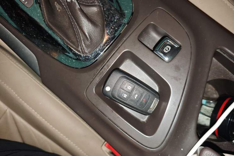 Used Buick Regal 2014 2.0L Elite Fashion Edition Vehicle Key