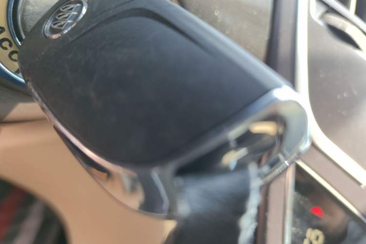 Used Buick Regal 2014 2.0L Leading Fashion Edition Vehicle Key