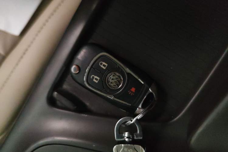 Used Buick Regal 2014 2.0L Elite Fashion Edition Vehicle Key