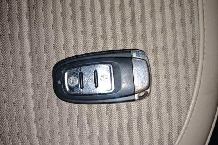 Used Buick Regal 2014 2.0L Leading Fashion Edition Vehicle Key