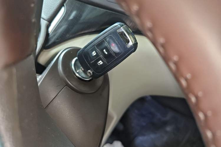 Used Buick Regal 2014 2.0L Leading Fashion Edition Vehicle Key